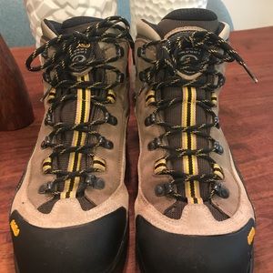 Men’s Hiking Boots